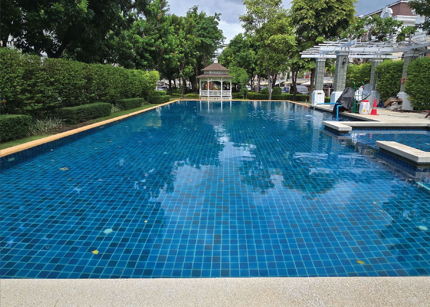 งานดูแลสระว่ายน้ำ